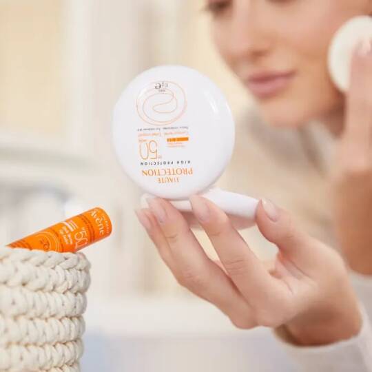 Avene Haute Protection Compact Teintee Sable Spf50 10gr - 4