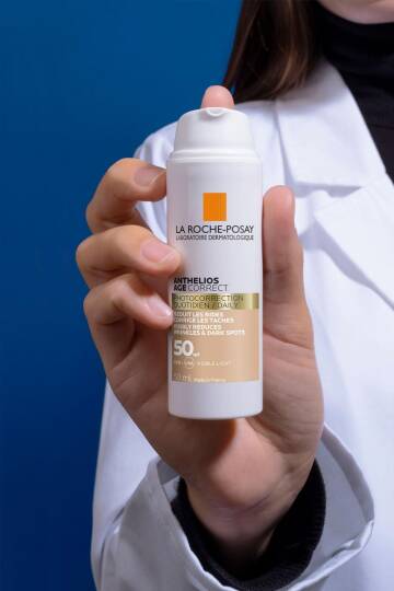 La Roche Posay Anthelios Age Correct SPF50+ Renkli Kapatıcı Özelliğe Sahip Yüz Güneş Kremi 50 ml - 3