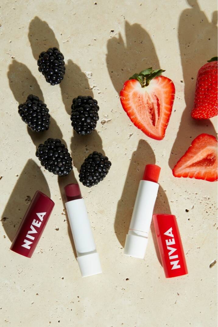 Nivea Blackberry Böğürtlen Lip Stick 4.8 gr - 5