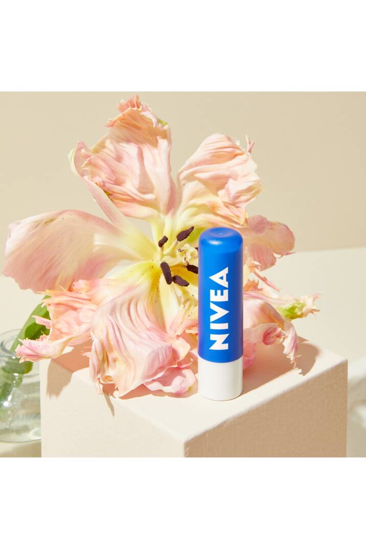 Nivea Essential Care Dudak Koruyucu 4.8g - 3