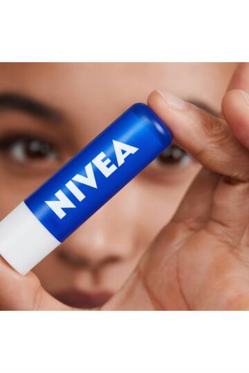 Nivea Essential Care Dudak Koruyucu 4.8g - 4
